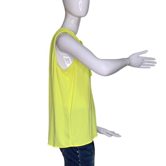 Violet & Claire Top Sleeveless Bright Yellow Tassel Tie Neck Pullover Size L - Picture 6 of 9